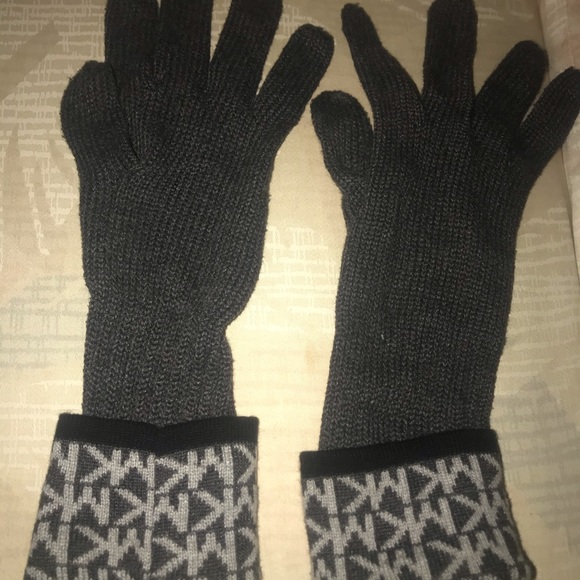 Michael Kors Gloves - Picture 1 of 1